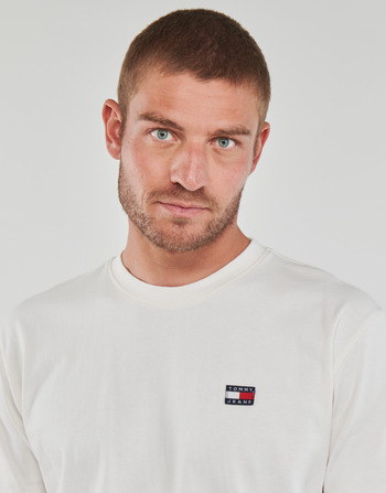 Tommy Jeans TJM CLSC TOMMY XS BADGE TEE Alb